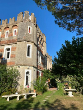 Гостиница La Tuilerie 1860  Бардо